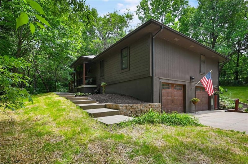 22001 Hedge Hill Dr, Pleasant Hill, MO 64080