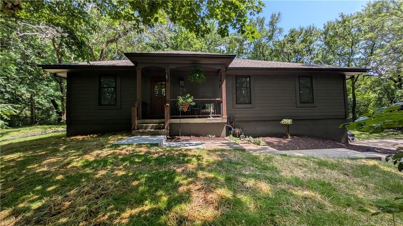 22001 Hedge Hill Dr, Pleasant Hill, MO 64080