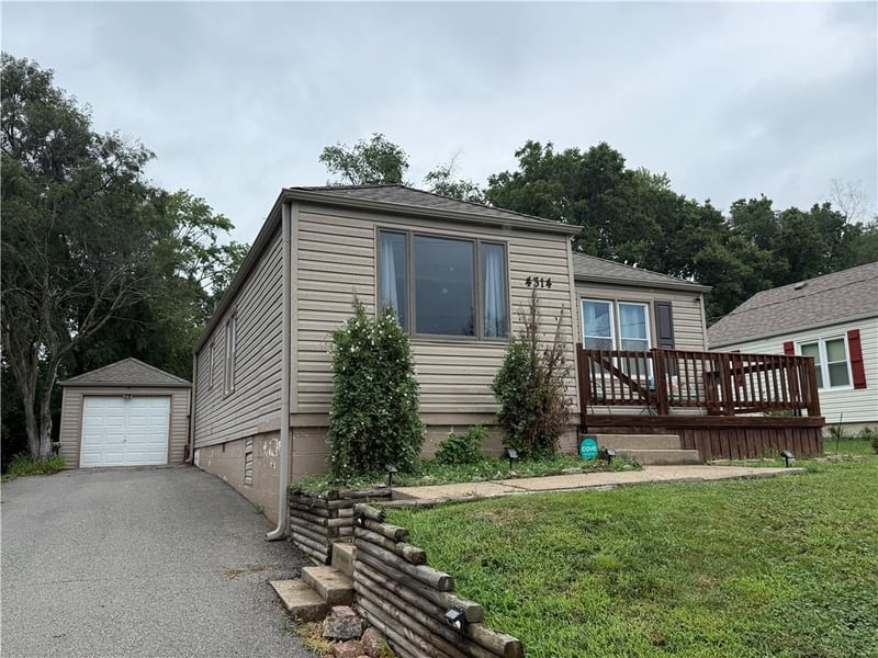 4314 38th St, Kansas City, MO 64117