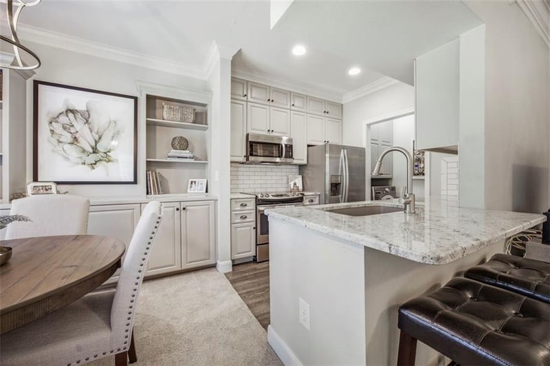 11622 Tomahawk Creek Pw #E, Leawood, KS 66211