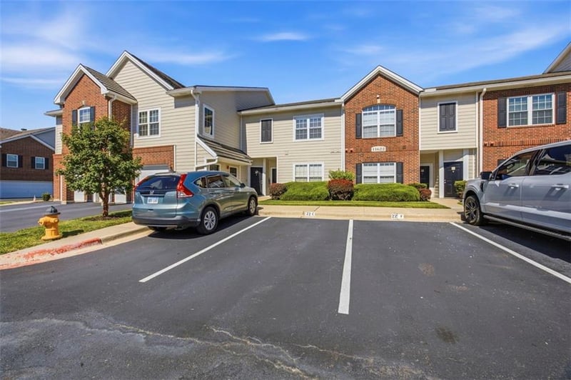 11622 Tomahawk Creek Pw #E, Leawood, KS 66211