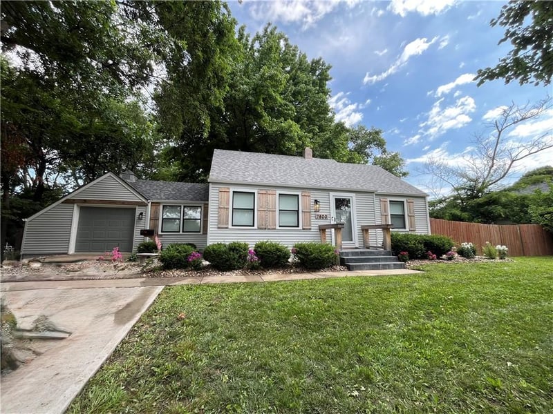 7800 64th St, Mission, KS 66202