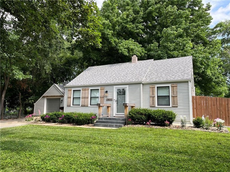 7800 64th St, Mission, KS 66202