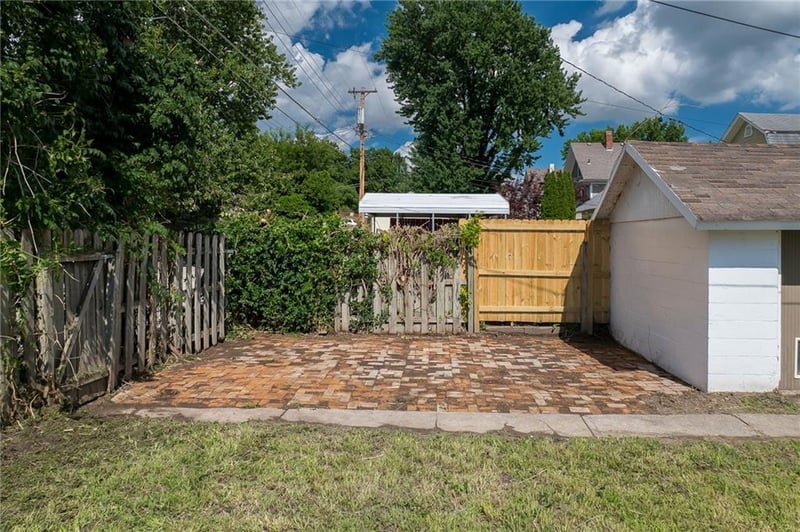 2703 Monterey St, St Joseph, MO 64507