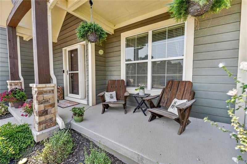 1800 Knoll Creek Ln, Raymore, MO 64083