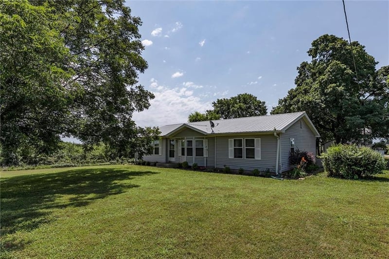 9009 County Road 2002 Rd, Amoret, MO 64722