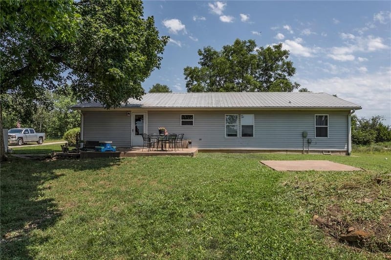 9009 County Road 2002 Rd, Amoret, MO 64722