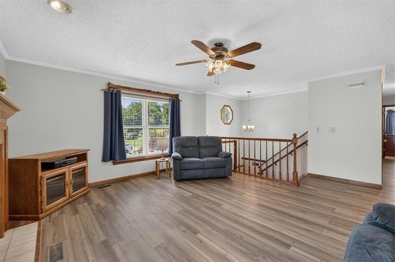 103 Paul Dr, Sibley, MO 64088