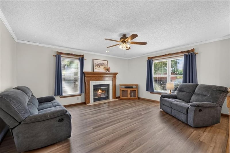 103 Paul Dr, Sibley, MO 64088