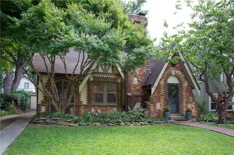 405 72nd St, Kansas City, MO 64131
