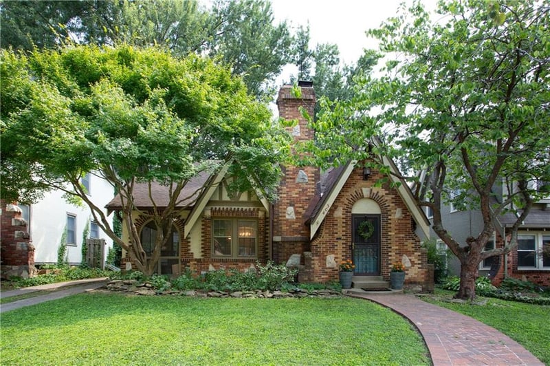 405 72nd St, Kansas City, MO 64131