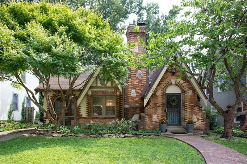 405 72nd St, Kansas City, MO 64131