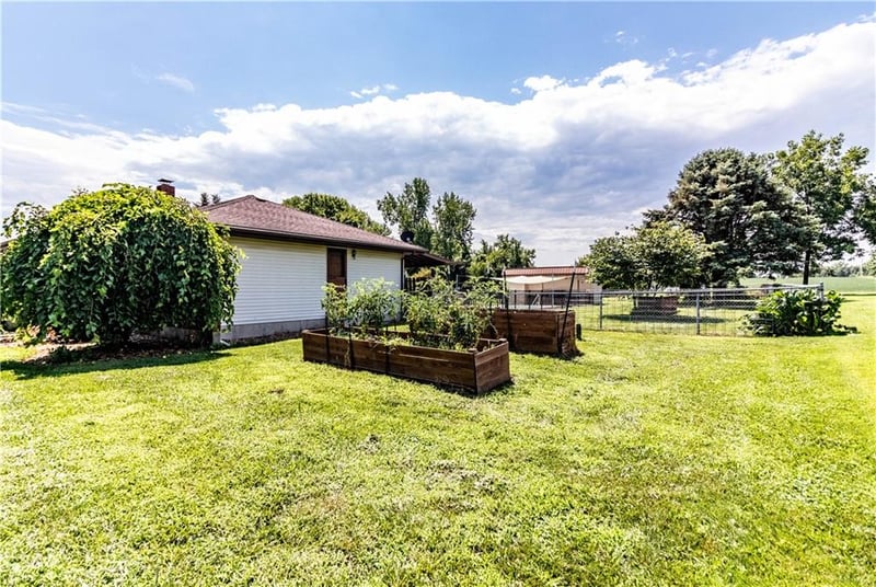 12064 Mike Rd, Lexington, MO 64067