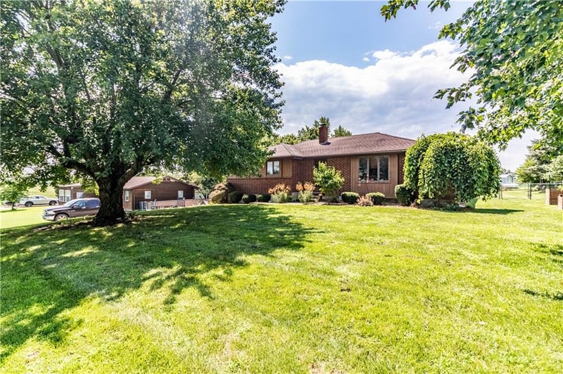 12064 Mike Rd, Lexington, MO 64067