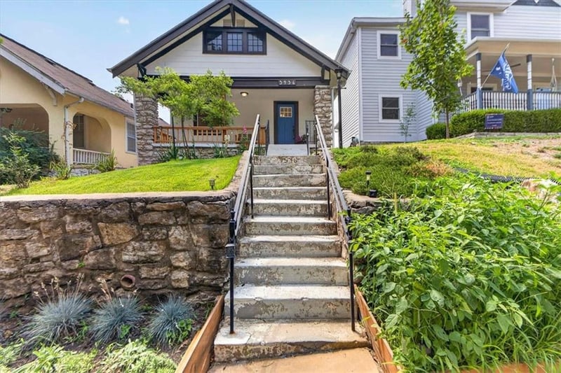 3936 Holmes St, Kansas City, MO 64110