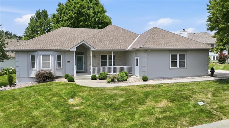 2910 Swope Dr, Independence, MO 64057