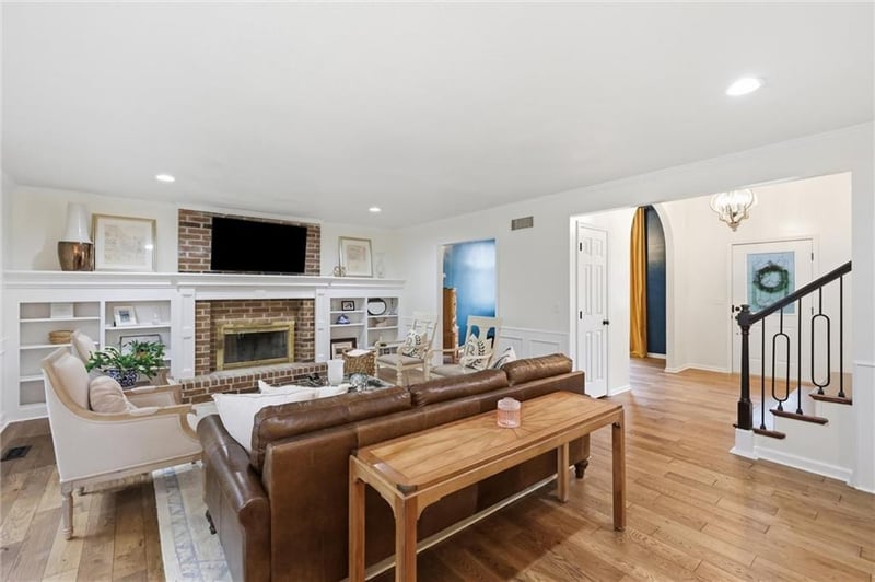 12405 Connell St, Overland Park, KS 66213