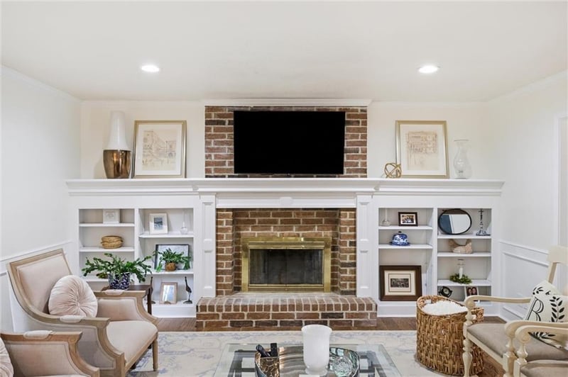 12405 Connell St, Overland Park, KS 66213