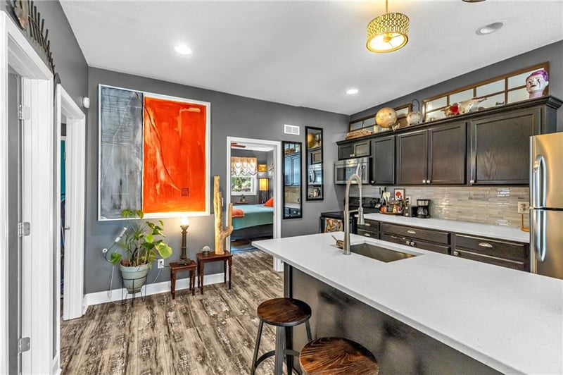 4118 Roanoke Rd, Kansas City, MO 64111