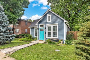 4118 Roanoke Rd, Kansas City, MO 64111