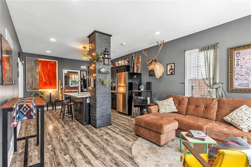 4118 Roanoke Rd, Kansas City, MO 64111