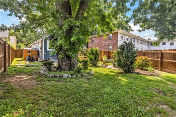 4118 Roanoke Rd, Kansas City, MO 64111