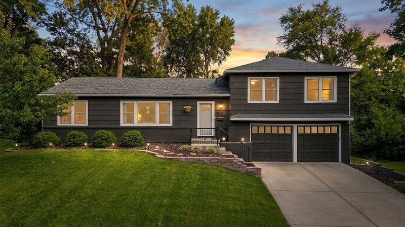 5812 101st Ter, Overland Park, KS 66207