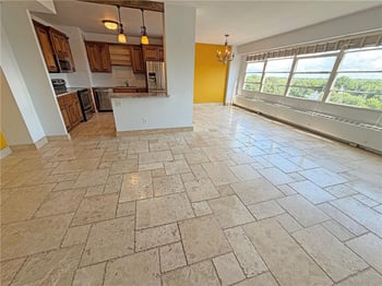 333 W Meyer Blvd #1215, Kansas City, MO 64113