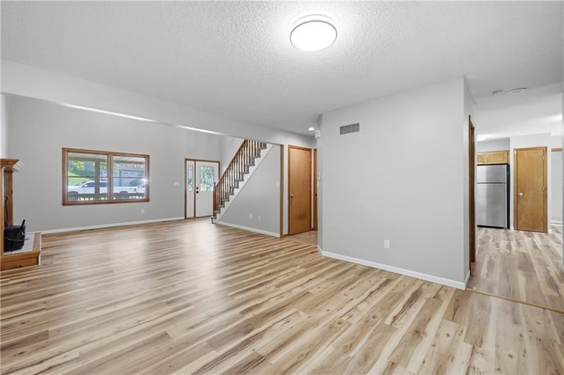 8517 81st Ter, Kansas City, MO 64152