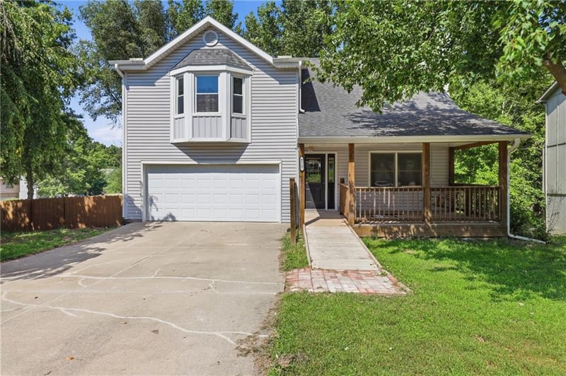8517 NW 81st Ter, Kansas City, MO 64152