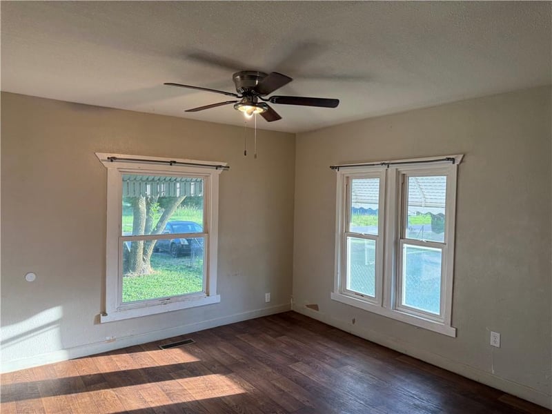 308 2nd St, Coffeyville, KS 67337