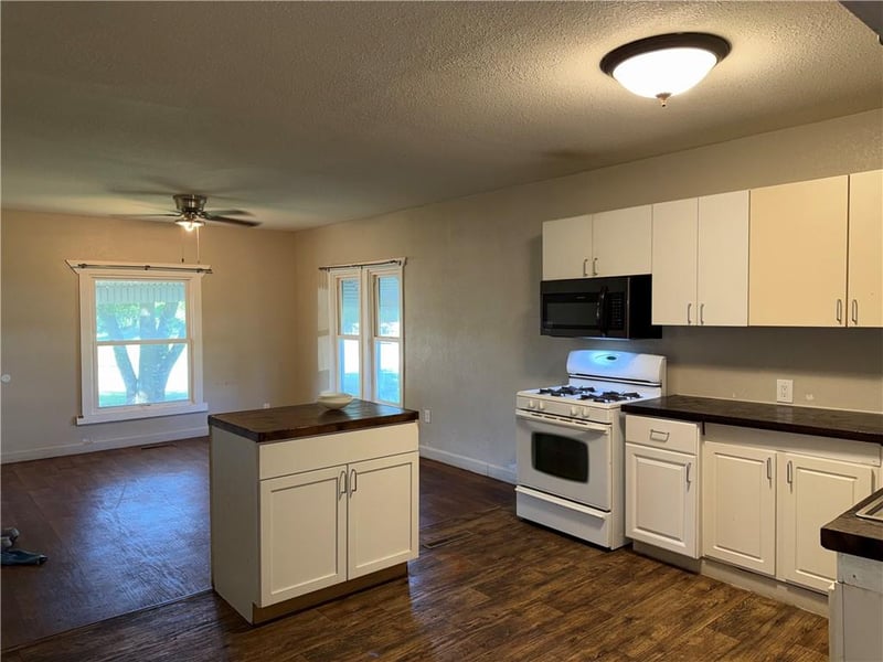 308 2nd St, Coffeyville, KS 67337