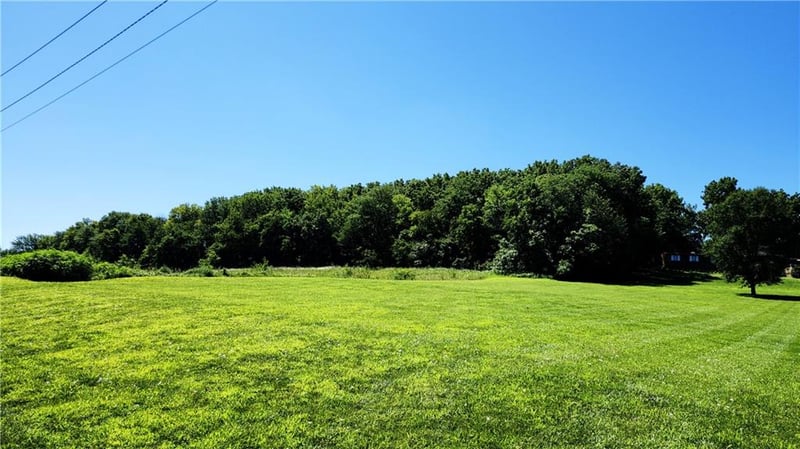 201 Baptiste Dr, Paola, KS 66071