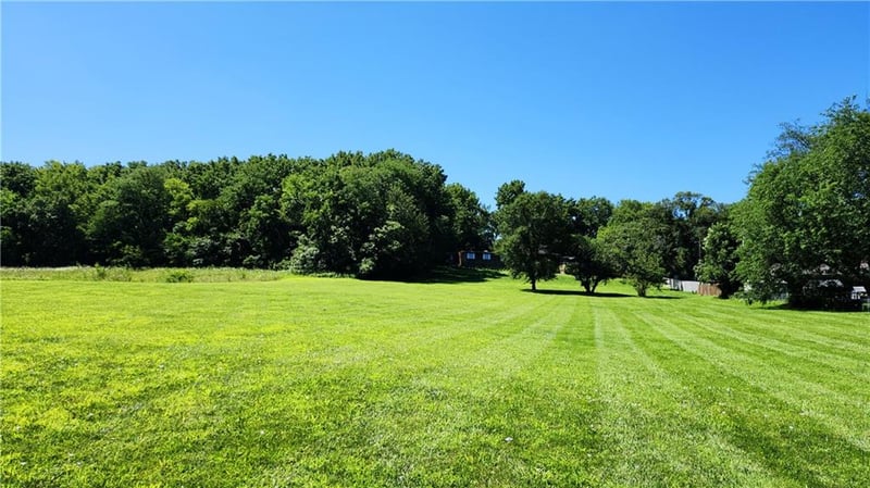 201 Baptiste Dr, Paola, KS 66071
