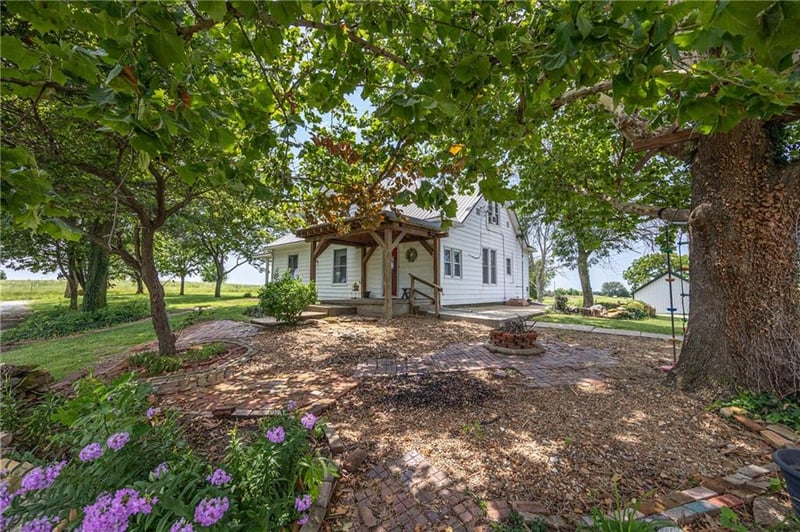 835 950 Rd, Blairstown, MO 64726