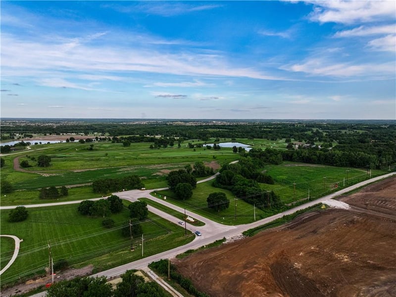 15219 161st Ter, Olathe, KS 66062