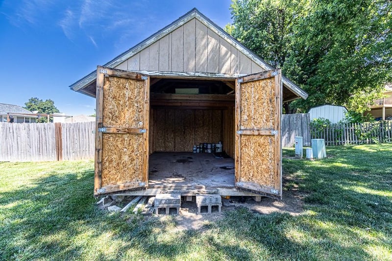 605 Judith St, Gower, MO 64454