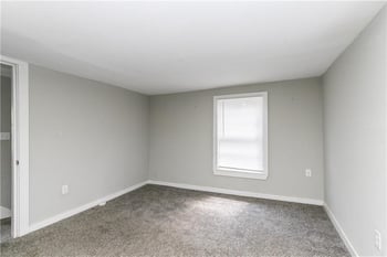 5605 E 36th St, Kansas City, MO 64128