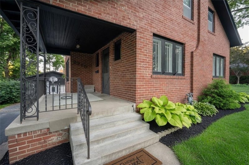 2710 Fairleigh Ter, St Joseph, MO 64506