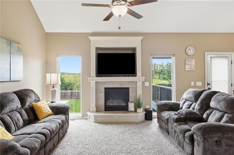 10019 N Lister Ave, Kansas City, MO 64156