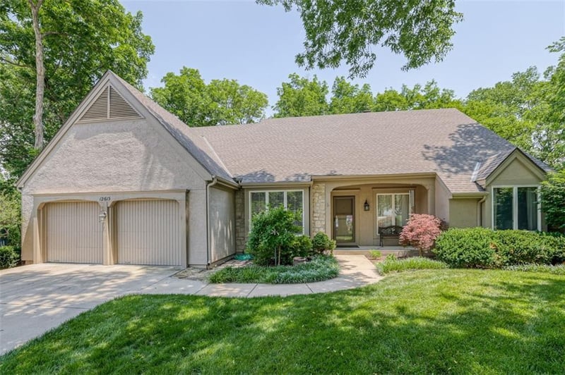 12613 Walmer St, Leawood, KS 66209