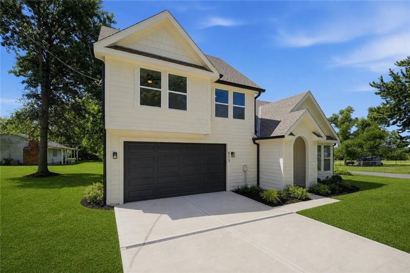 413 W Walnut St, Cleveland, MO 64734