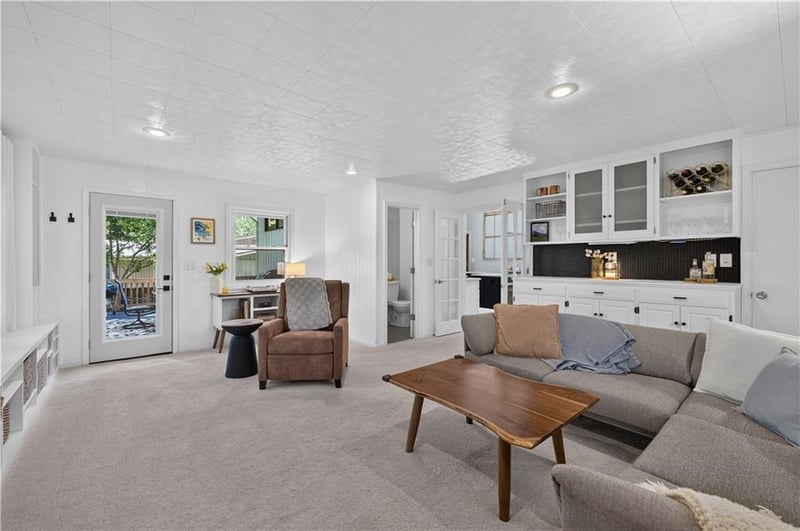 7927 Windsor St, Prairie Village, KS 66208