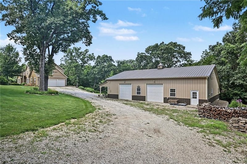 22165 171st St, Basehor, KS 66007