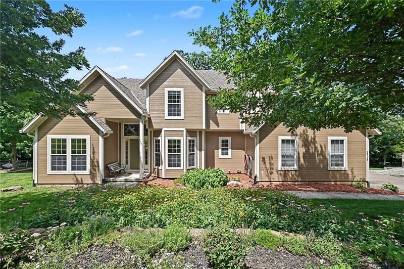 22165 171st St, Basehor, KS 66007