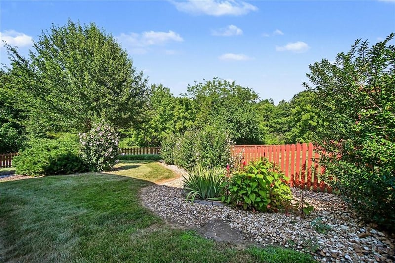 2004 196th Pl, Smithville, MO 64089