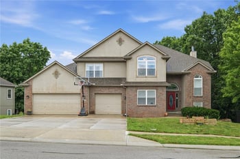 9528 Pearl Ave, Kansas City, MO 64139