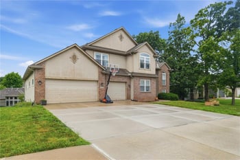 9528 Pearl Ave, Kansas City, MO 64139