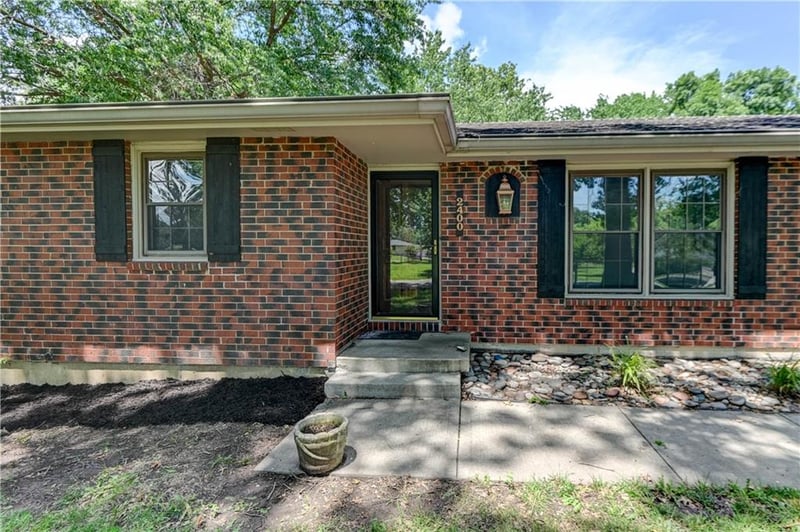 2400 86th Ter, Kansas City, MO 64154