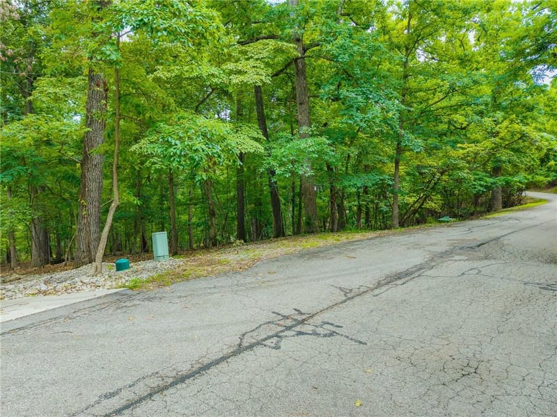 Oak Dr, Sunrise Beach, MO 65079